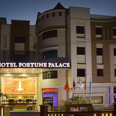 Hotel Fortune Palace Jāmnagar Eksteriør billede
